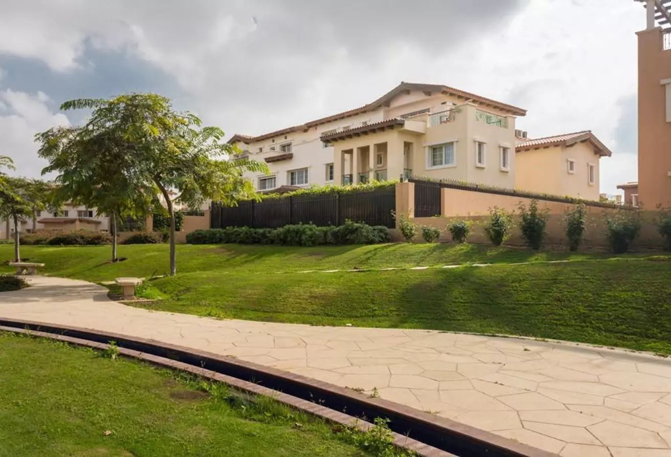 دوبليكس ارضي واول بحديقة بهايد بارك التجمع الخامس