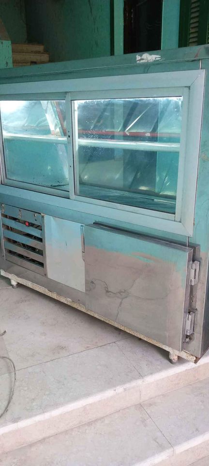 ثلاجه عرض جبن متر ونص