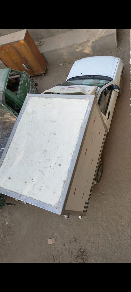 سيارة ديماكس ٢٠٠٧ بصندوق مغلق كولمان لحفظ المجمدات