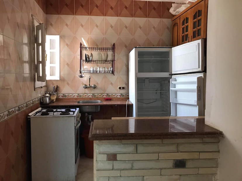 شقة متشطبة بالعفش و الاجهزة الكهربائية