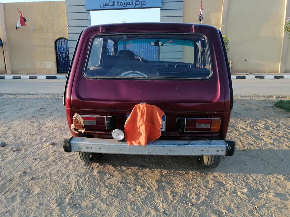 سيارة لادا نيفا