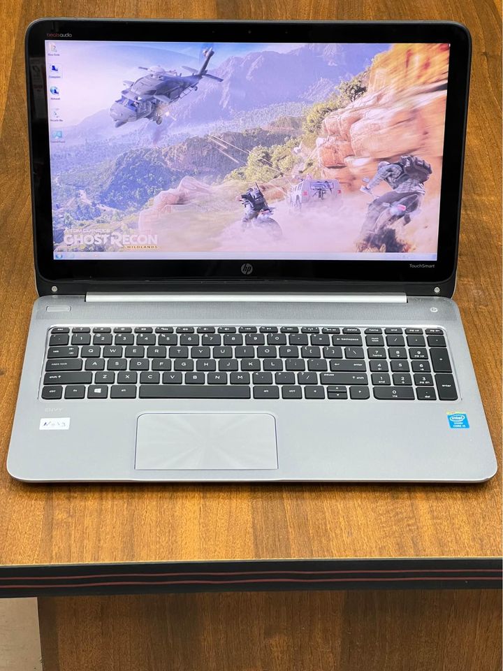 لابتوب اتش بي كور اي ٥ الجيل الرابع الموديل HPEnvy مع شاشه ١٥.٦ تاتش سكرين بدقة فل اتش دي