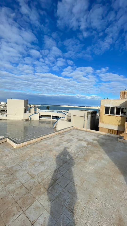 شقة متشطبة بالعفش و الاجهزة الكهربائية