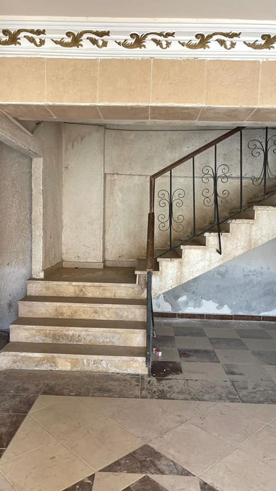 شقة متشطبة بالعفش و الاجهزة الكهربائية