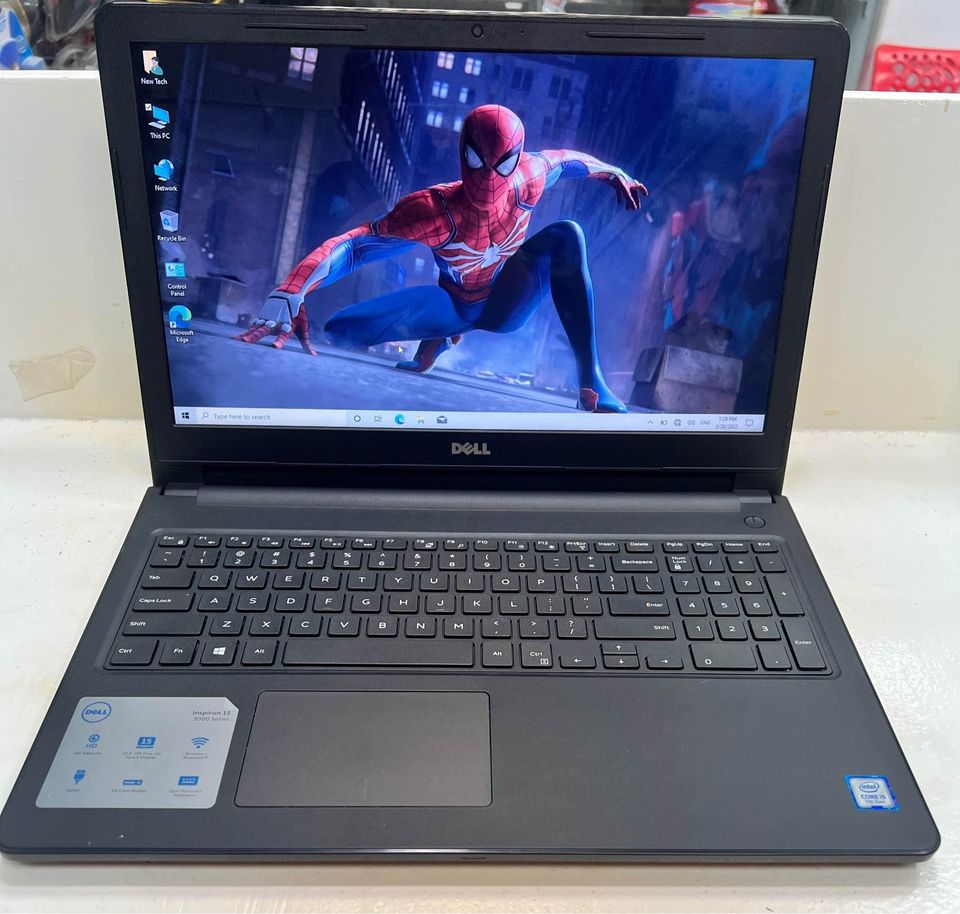 لابتوب ديل انسبيرون كور اي ٥ الجيل السابع بحالة كسر زيرو مع شاشه ١٥.٦ فل اتش دي وكمان تاتش سكرين