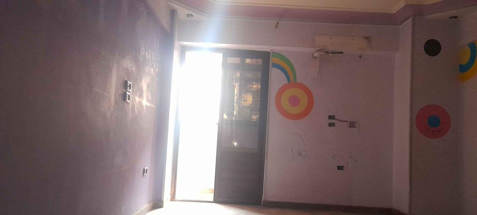 شقة للبيع وسط البلد أرض العزبه